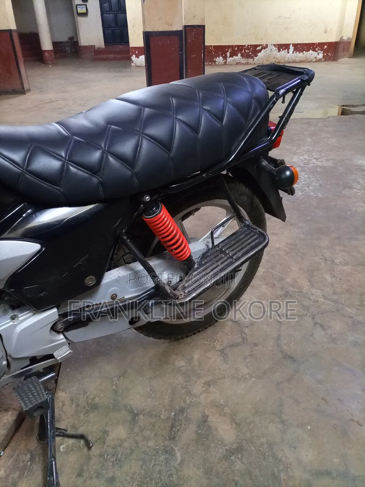 TVS HLX Plus ES 2021 Black