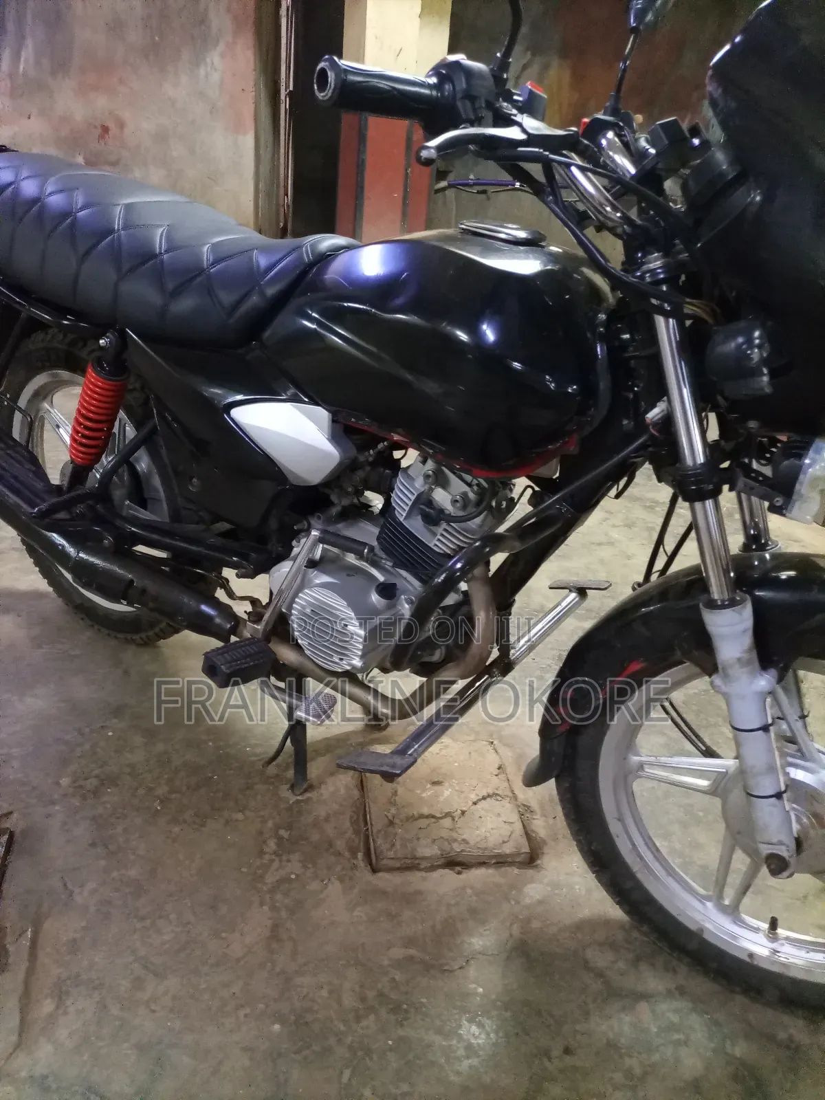 TVS HLX Plus ES 2021 Black