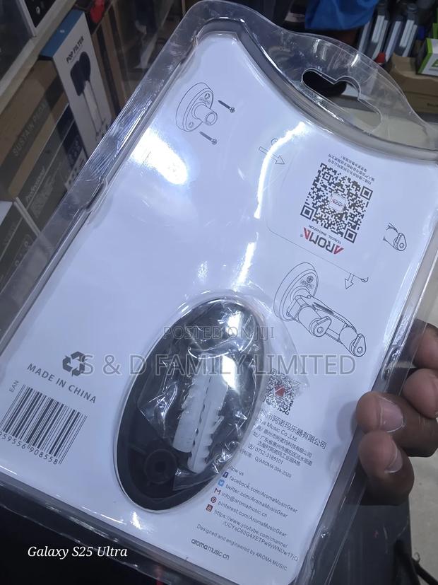 Aroma Guitar Holder Hanger - thumbnail 2