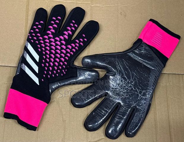 Predator "Alien Hands" Goalkeeper Gloves - main view
