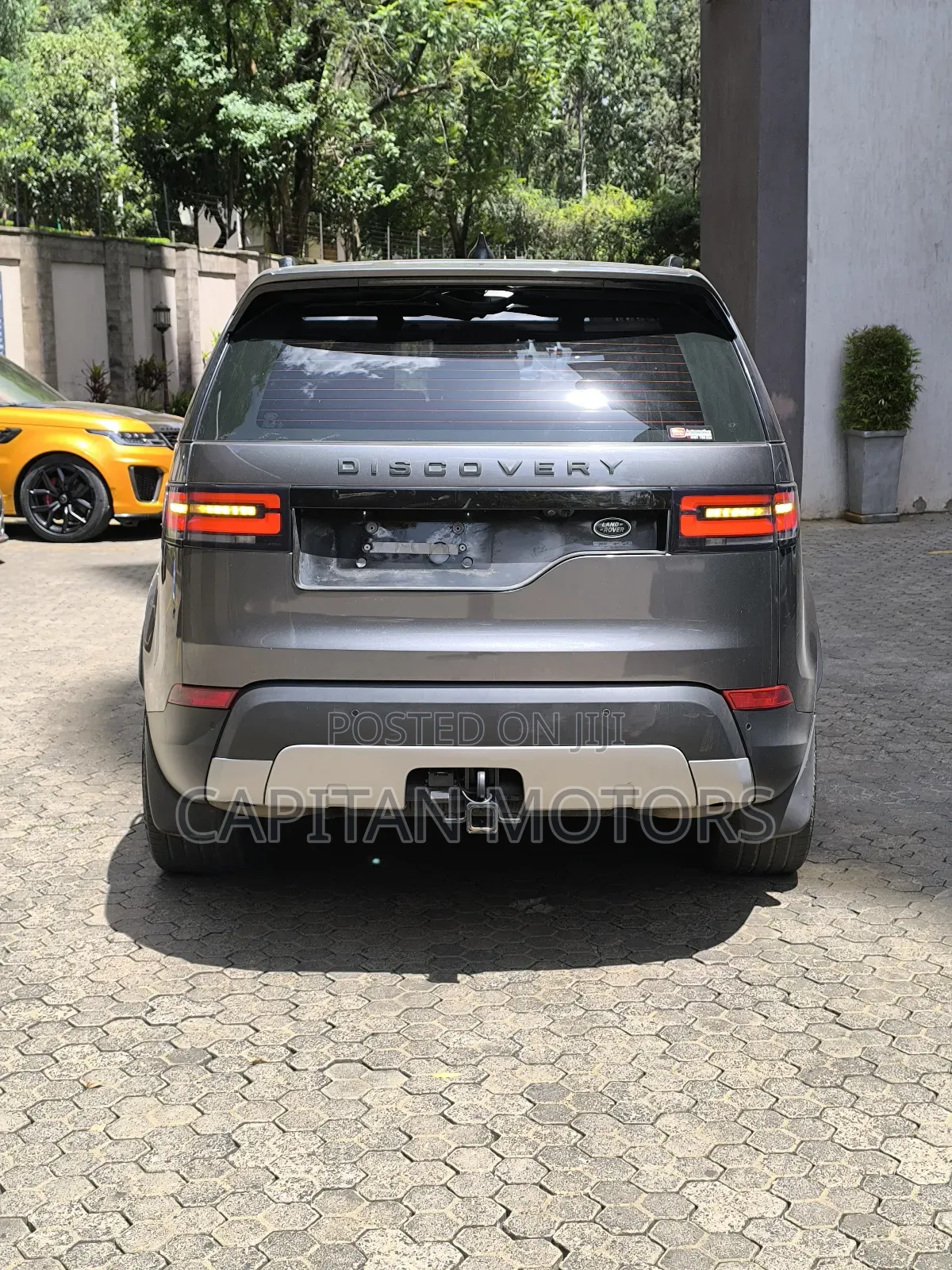 Land Rover Discovery HSE 4x4 2018 Gray