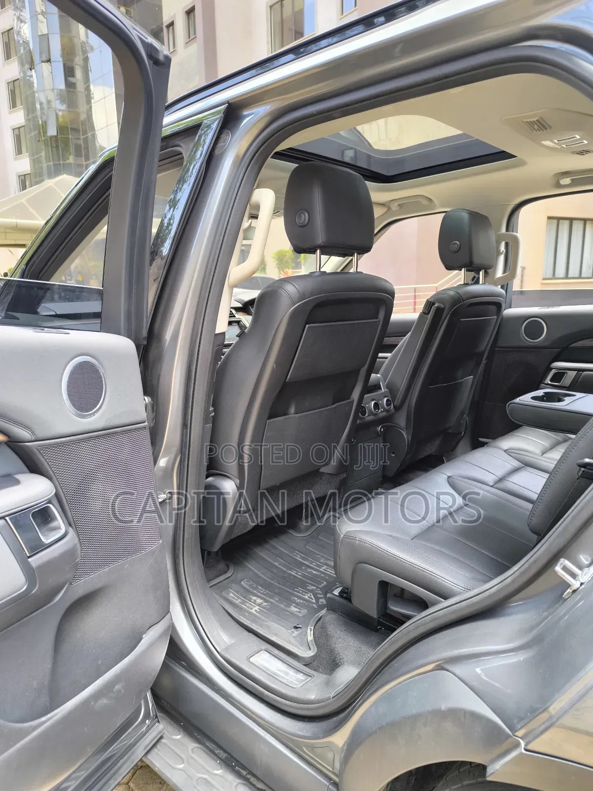 Land Rover Discovery HSE 4x4 2018 Gray