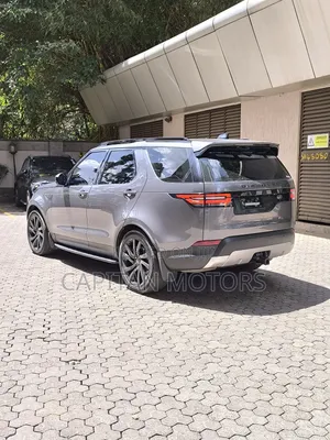 Land Rover Discovery HSE 4x4 2018 Gray