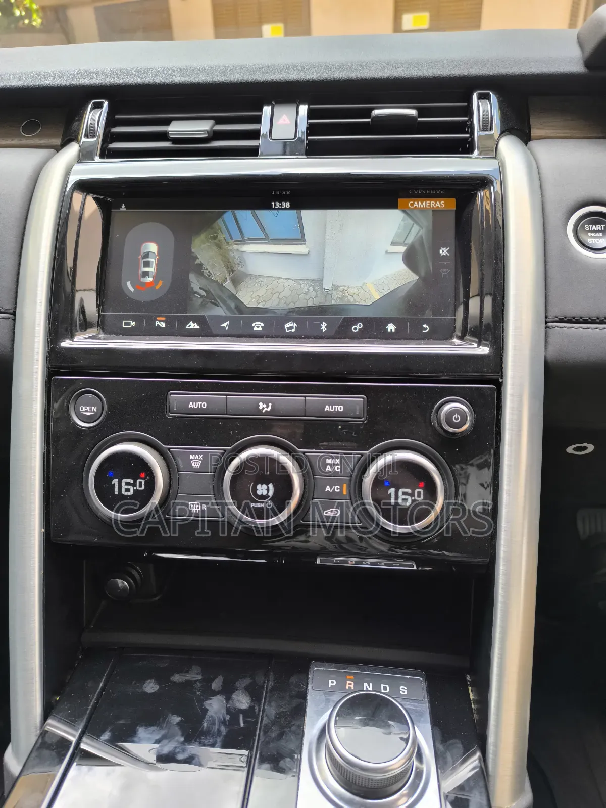 Land Rover Discovery HSE 4x4 2018 Gray