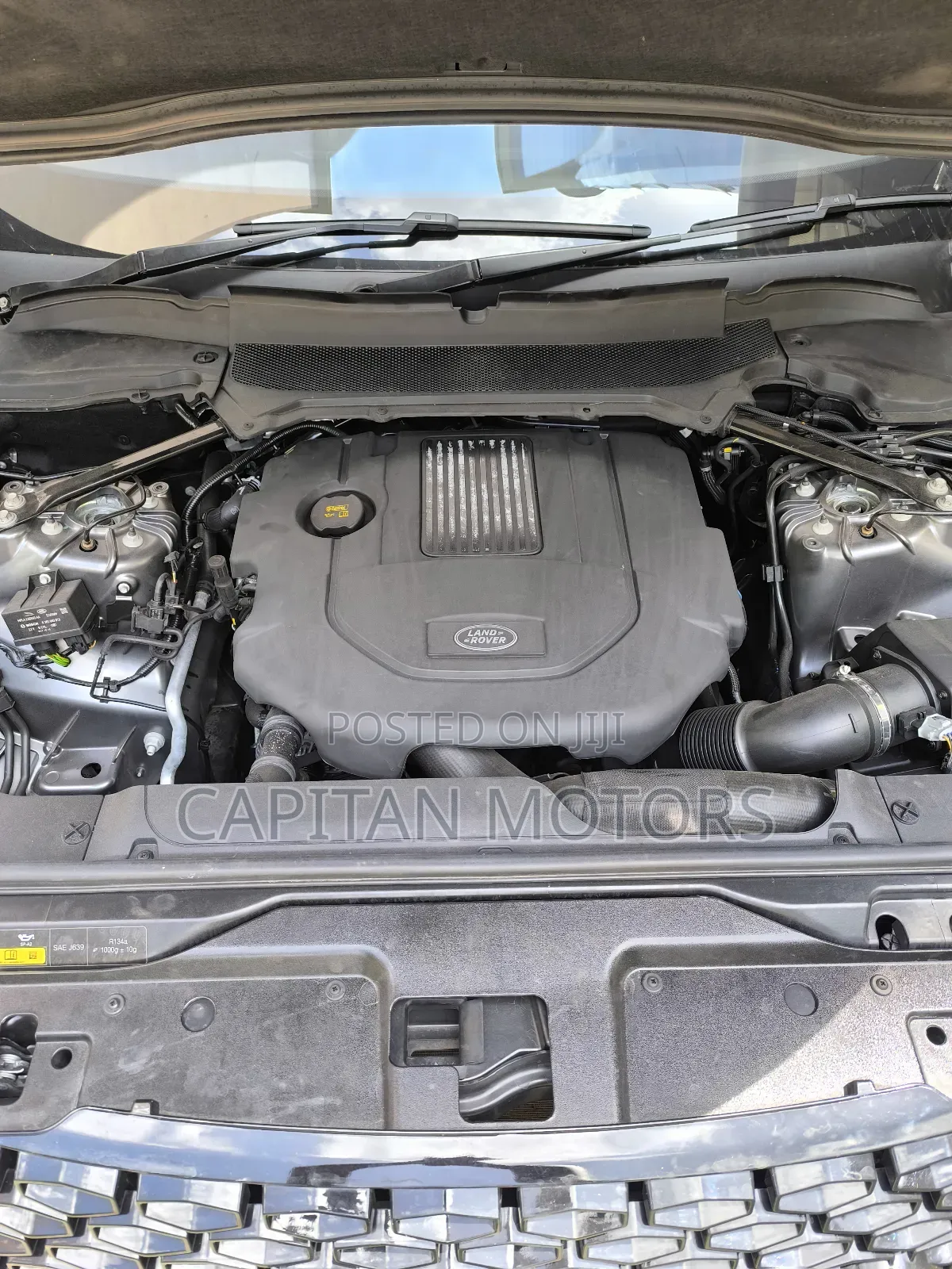 Land Rover Discovery HSE 4x4 2018 Gray