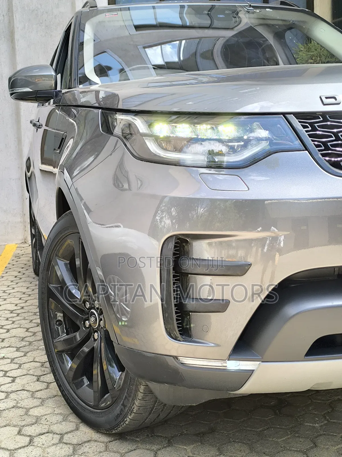 Land Rover Discovery HSE 4x4 2018 Gray