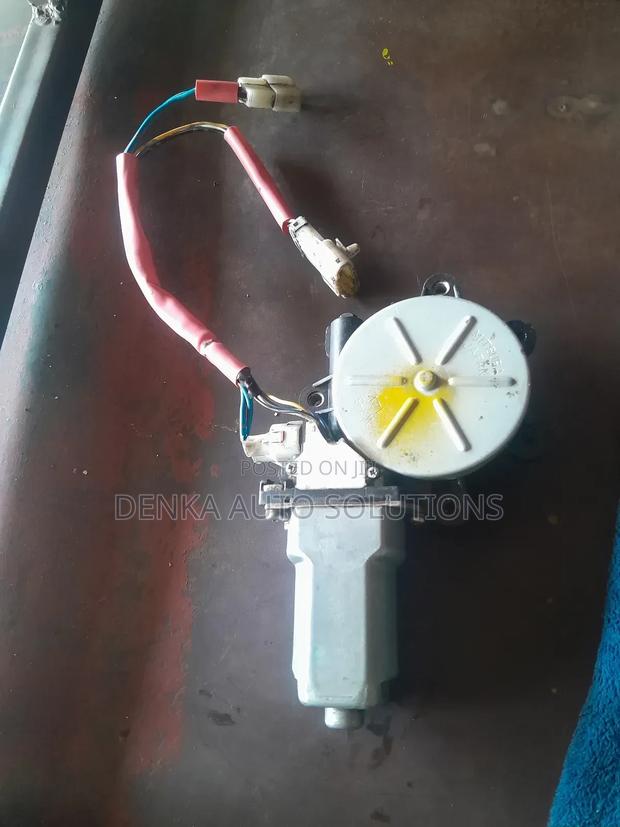 Subaru Forester Sg5 Door Motor - thumbnail 2