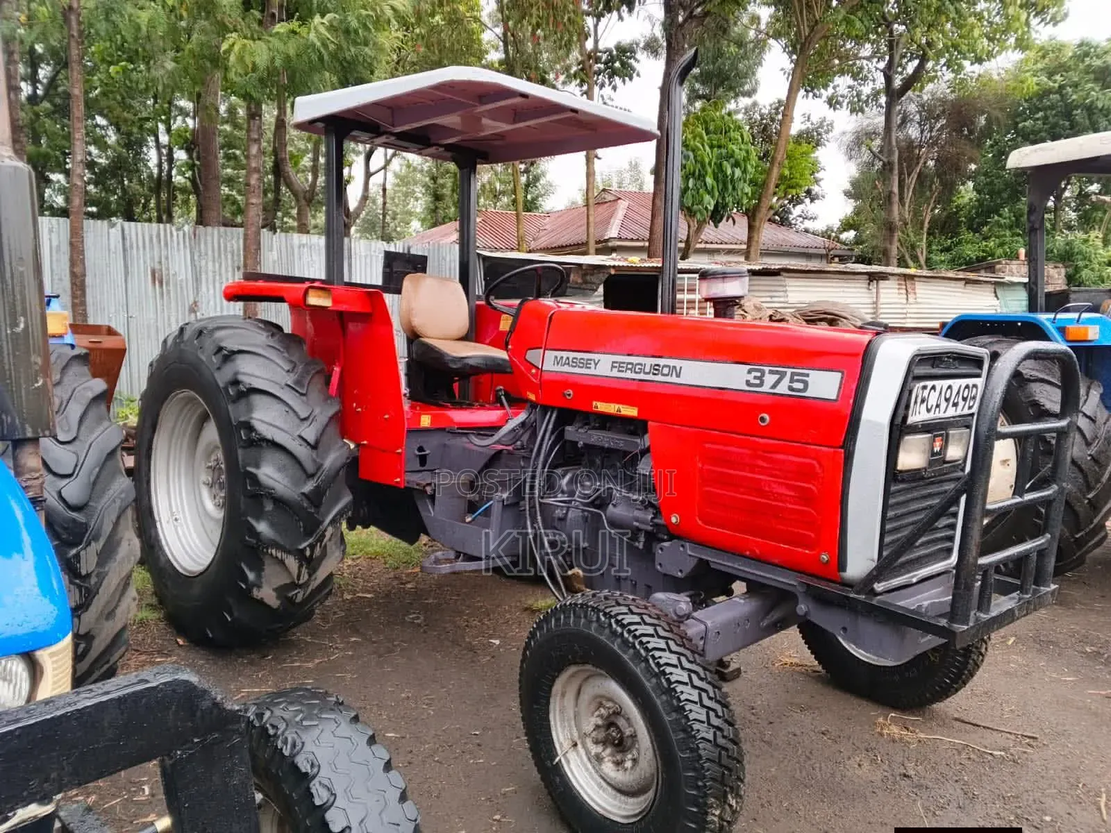 Massey Ferguson 375 2013 Tractor