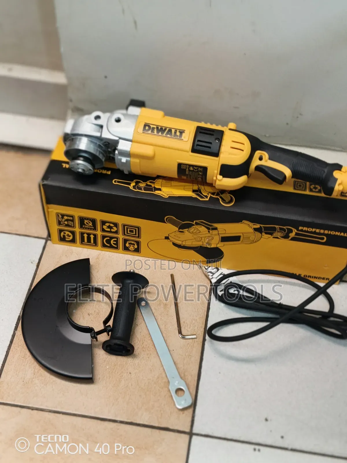 Dewalt Grinder 9" Grinder 2200w