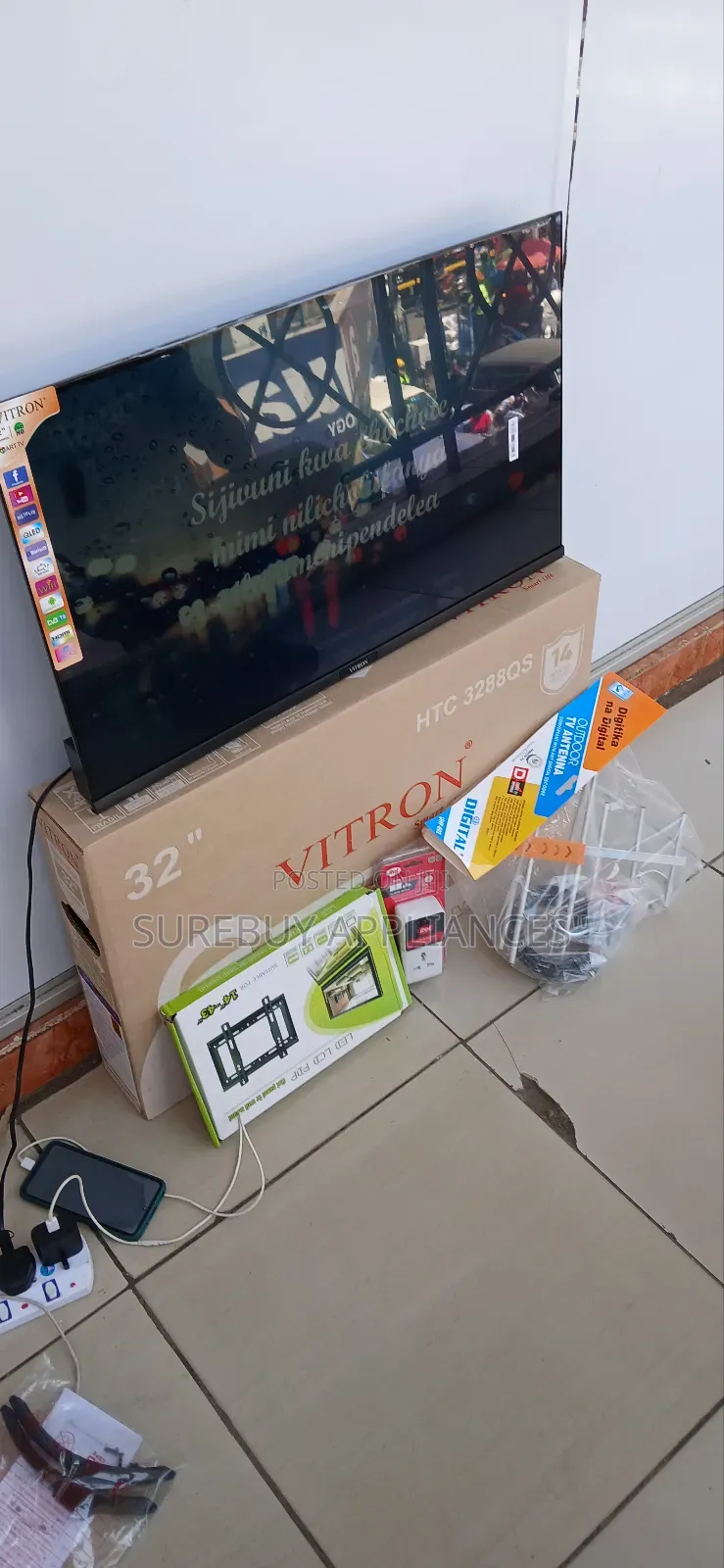 Vitron 32" Qled Hd Smart Tv With Bluetooth + Free Gift