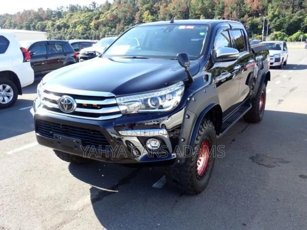 Toyota Hilux 2019 - thumbnail 2