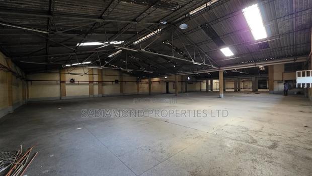 Warehouse for Rent in Industrial Area