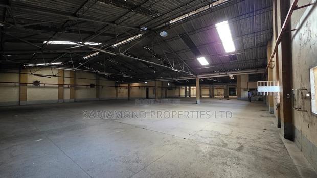 Warehouse for Rent in Industrial Area - thumbnail 3