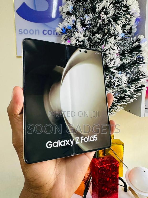 New Samsung Galaxy Z Fold 5 256 GB White