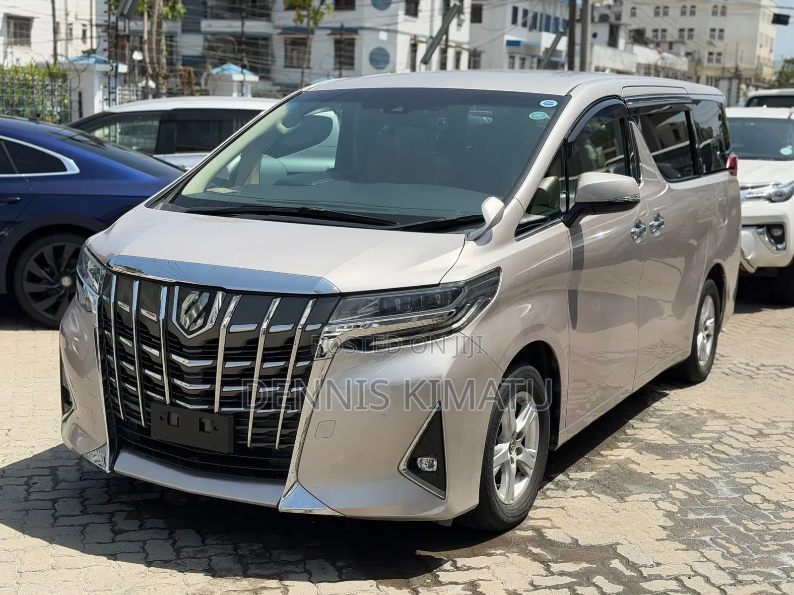 Toyota Alphard 2019 Gold