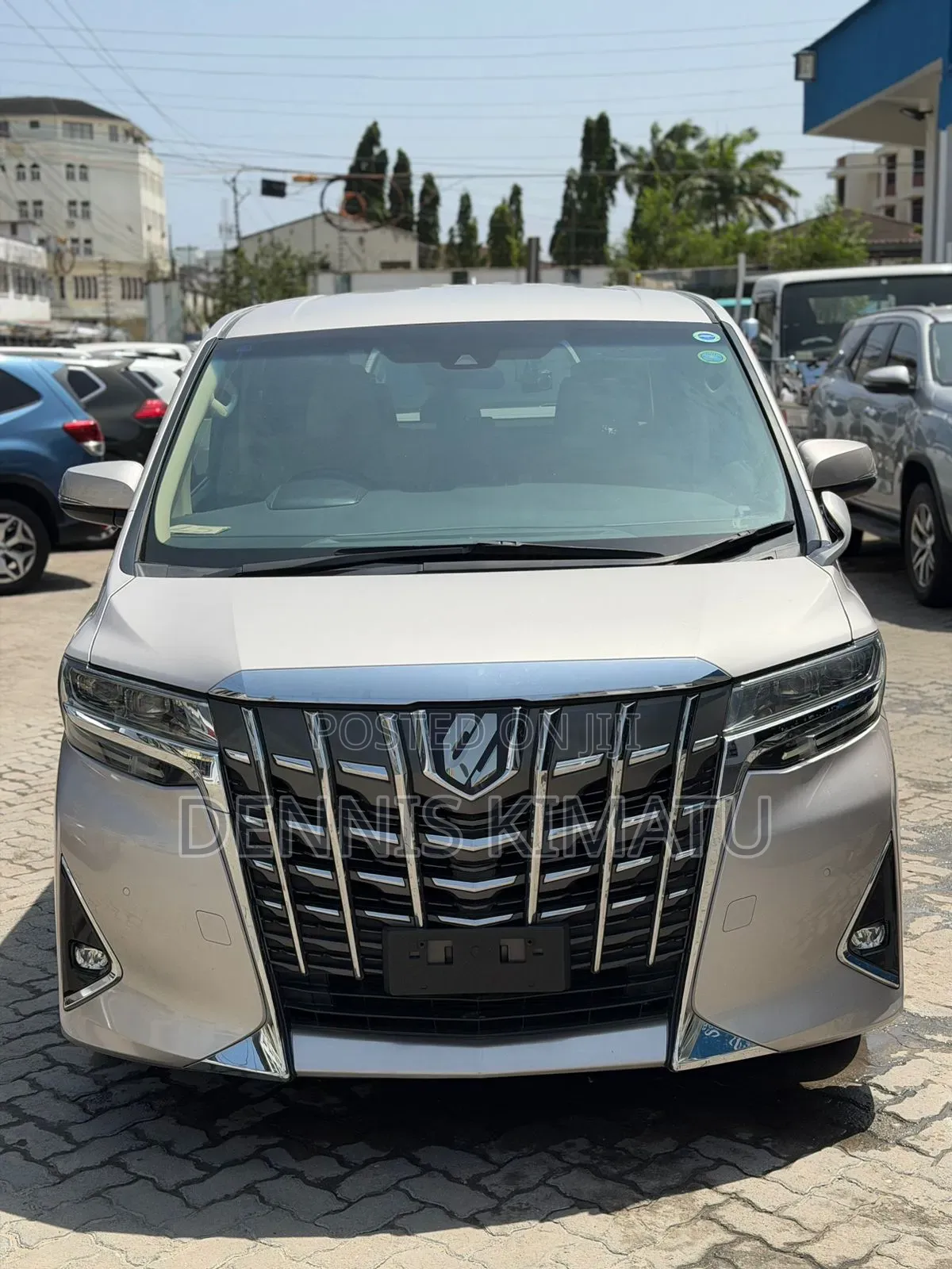 Toyota Alphard 2019 Gold