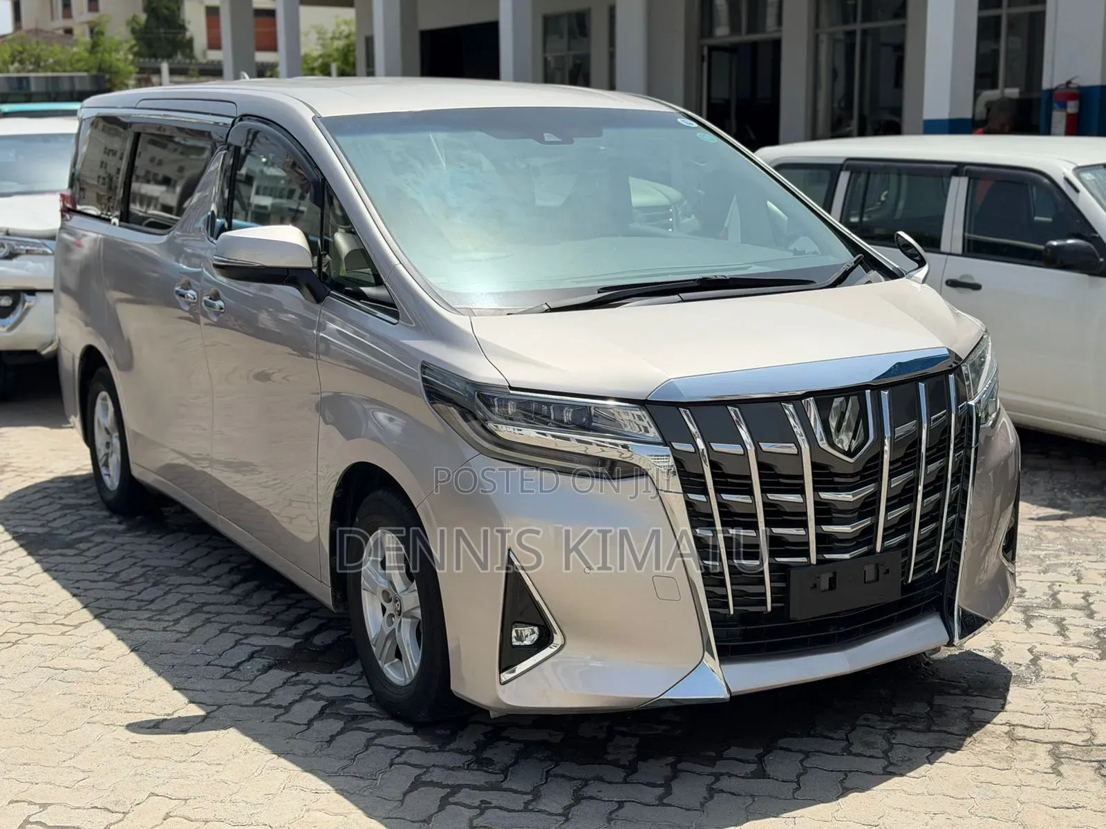 Toyota Alphard 2019 Gold