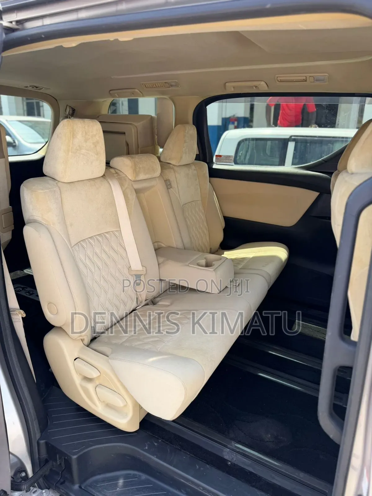 Toyota Alphard 2019 Gold