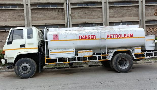 Isuzu FVR Tanker - main view