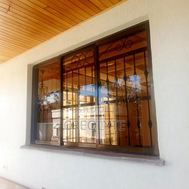 3 Panelled Aluminium Sliding Windows - main view