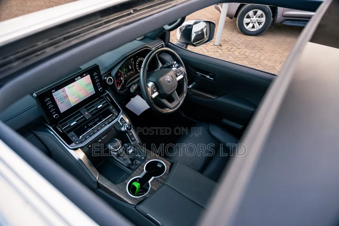 Toyota Land Cruiser 3.3 Diesel 4WD 2022 White