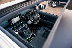 Toyota Land Cruiser 3.3 Diesel 4WD 2022 White