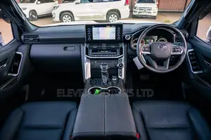 Toyota Land Cruiser 3.3 Diesel 4WD 2022 White