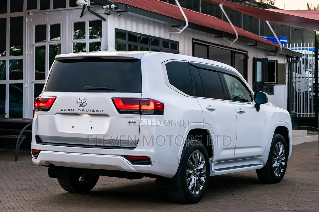 Toyota Land Cruiser 3.3 Diesel 4WD 2022 White