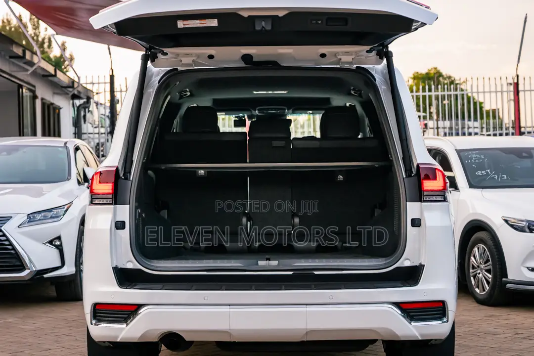Toyota Land Cruiser 3.3 Diesel 4WD 2022 White