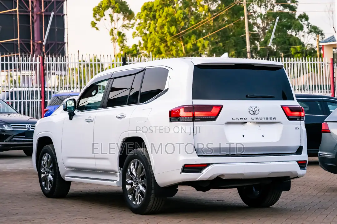 Toyota Land Cruiser 3.3 Diesel 4WD 2022 White