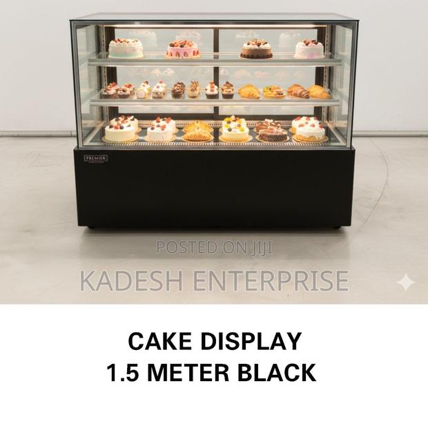Stylish Cake Display Machine