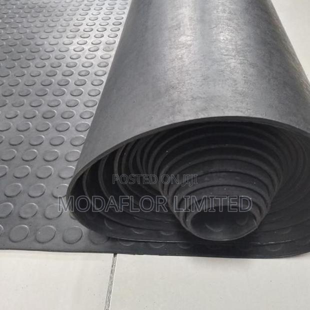 Coin Pattern Rubber Flooring – Per M2 (Flexible Tough) - main view