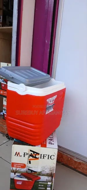 Pacific 25l Cooler Box – Heavy-Duty Insulated Ice Chest