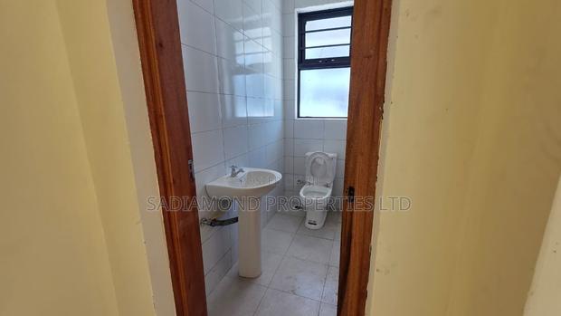 Warehouse for Rent in Eastern Bypass - thumbnail 5