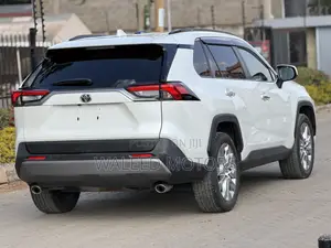 Toyota RAV4 Adventure 2019 White