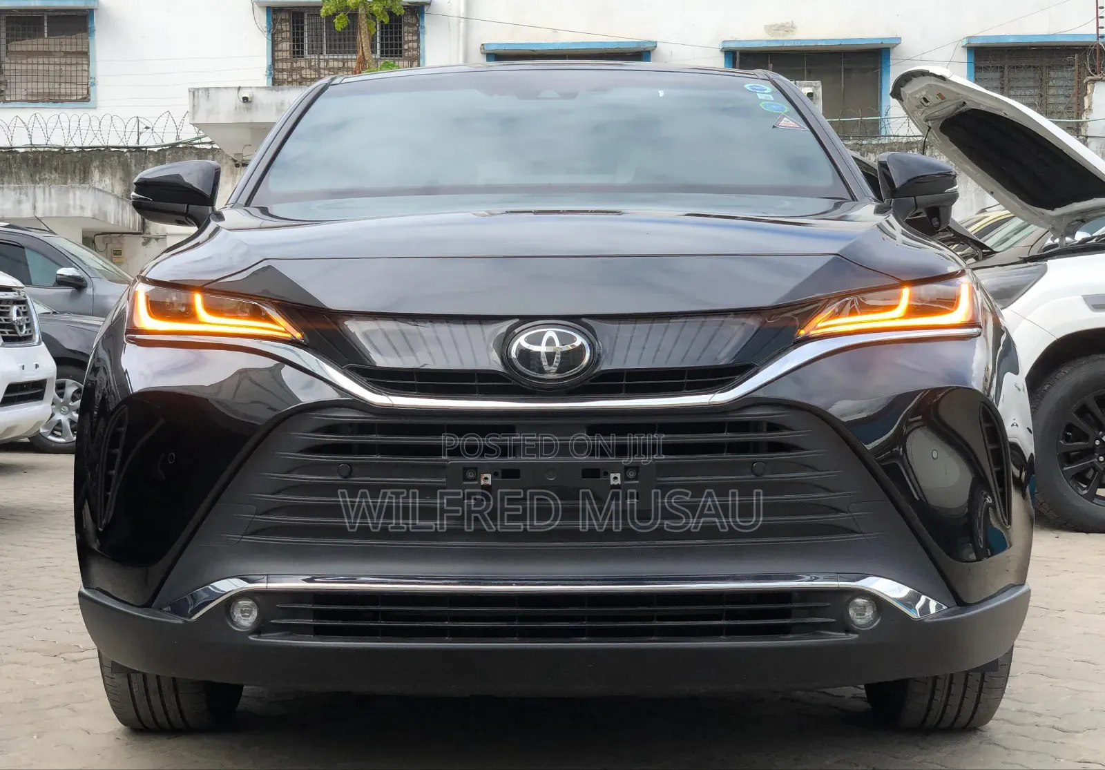 Toyota Harrier 2.0 2020 Black
