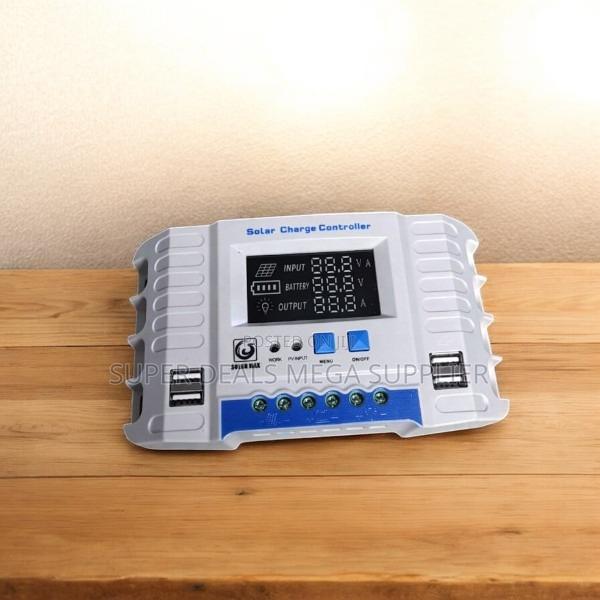 Overcharge Protection 12v/24v 30a PWM Solar Charge Controller