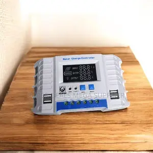 Stable Performance 12v/24v 30a PWM Solar Charge Controller
