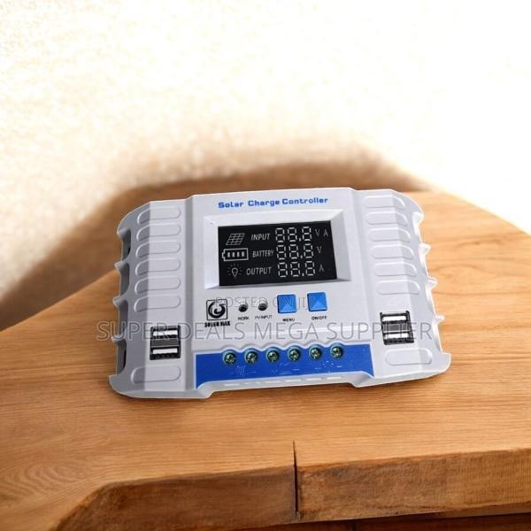 Intelligent LCD Display 12v/24v 30a PWM Solar Charge Controller