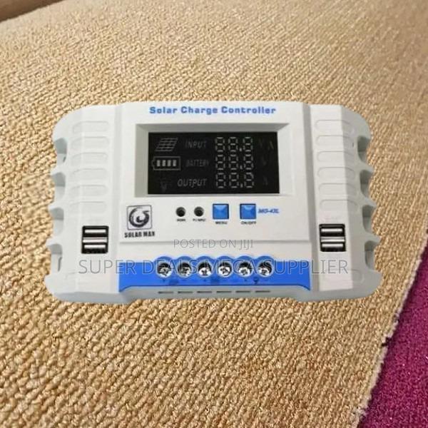 Top Quality 12v/24v 30a PWM Solar Charge Controller