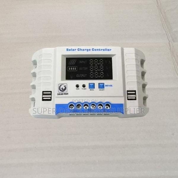 Long Term Reliability 12v/24v 30a PWM Solar Controller