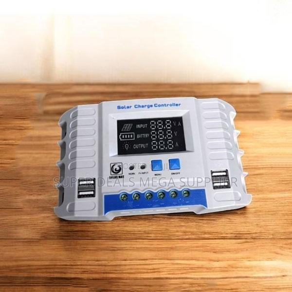 High Durability 12v/24v 30a PWM Solar Charge Controller