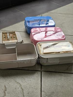 3 Compartment Lunchbox - thumbnail 2