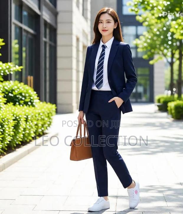 Smiley Sneakers for Ladies - thumbnail 5