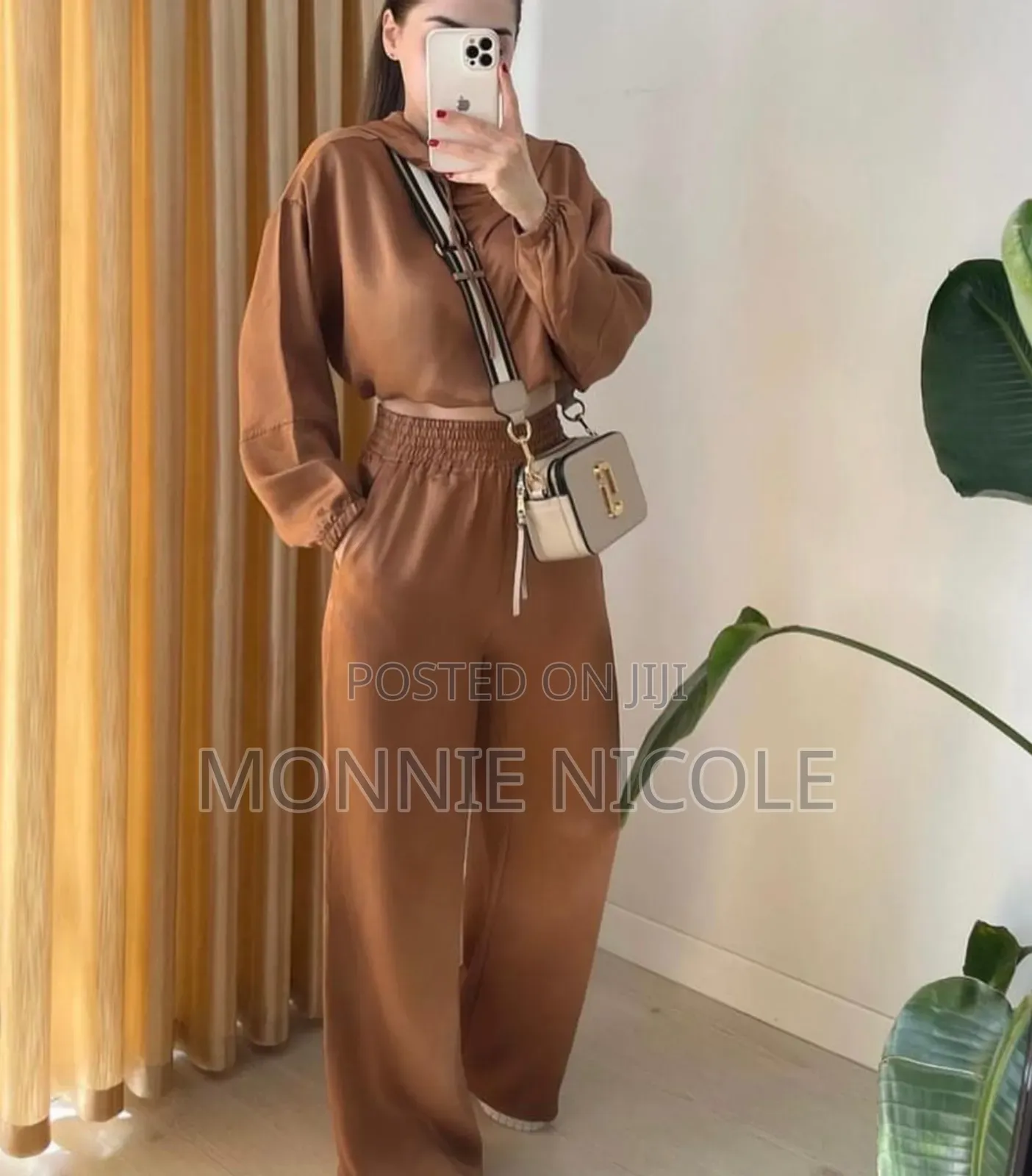 Stylish Brown Teenage Girl Outfit.