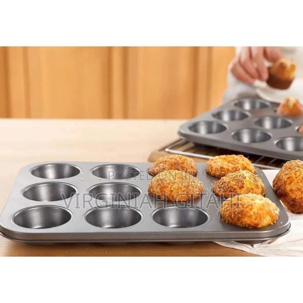 ! 12 Holes Cupcake Baking Tins - 
 Bakes 12pcs Cupcakes