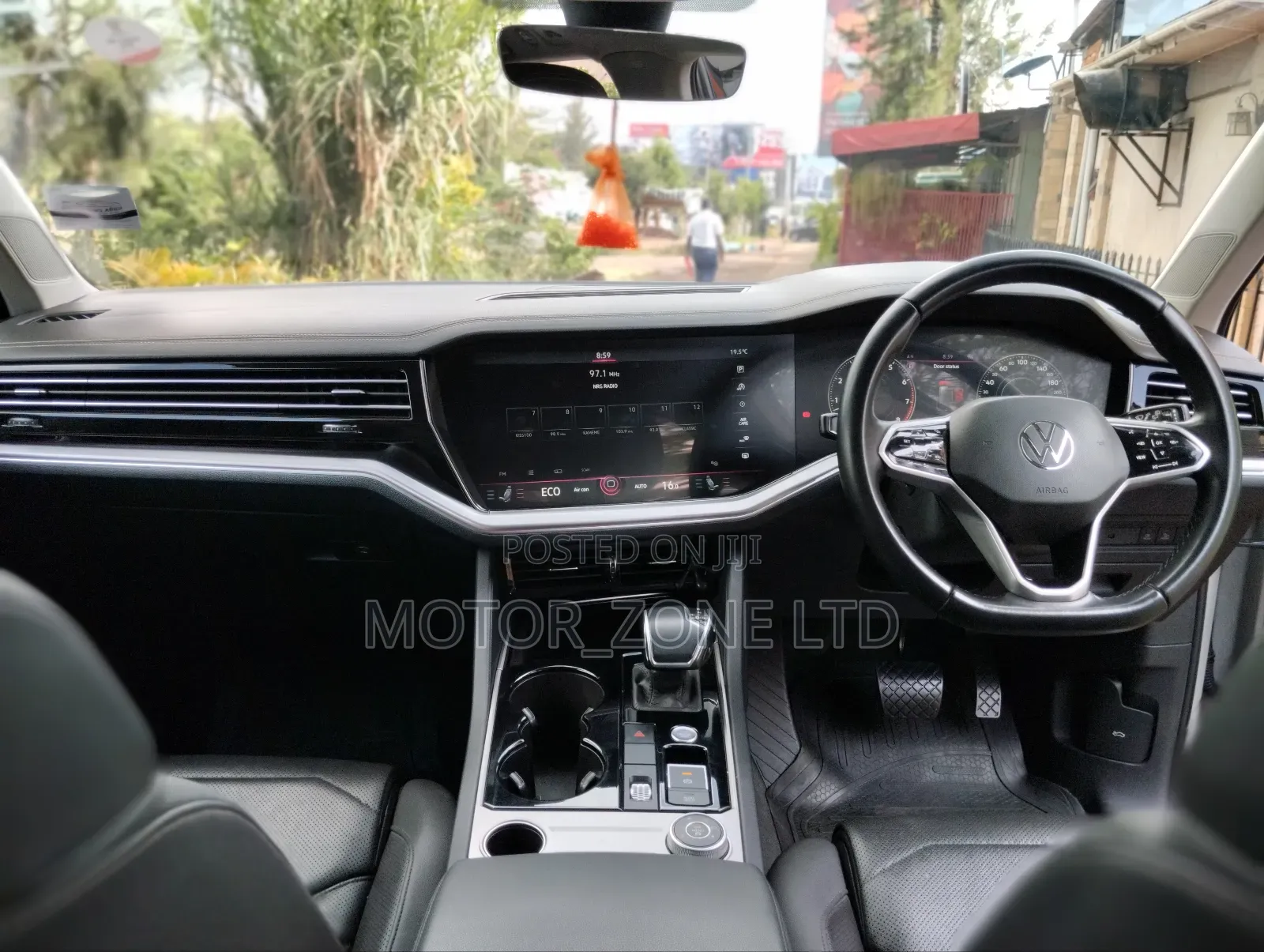 Volkswagen Touareg 2021 Beige