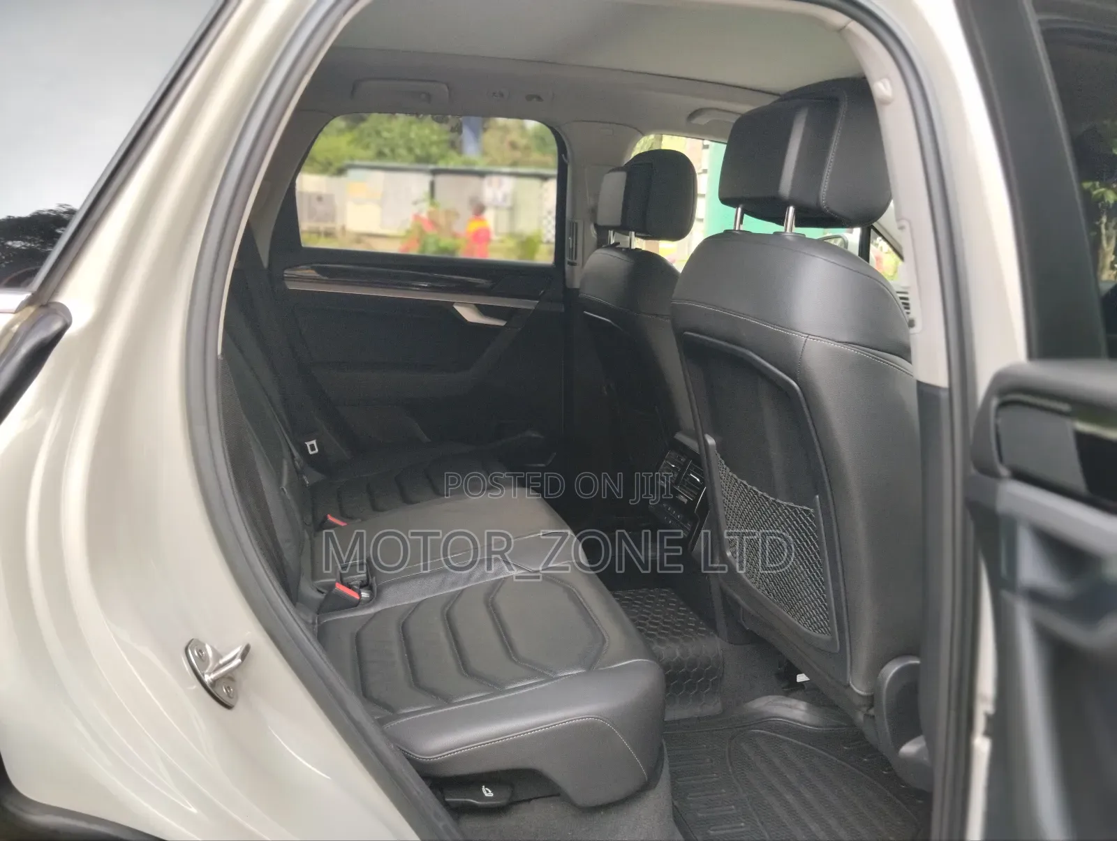 Volkswagen Touareg 2021 Beige