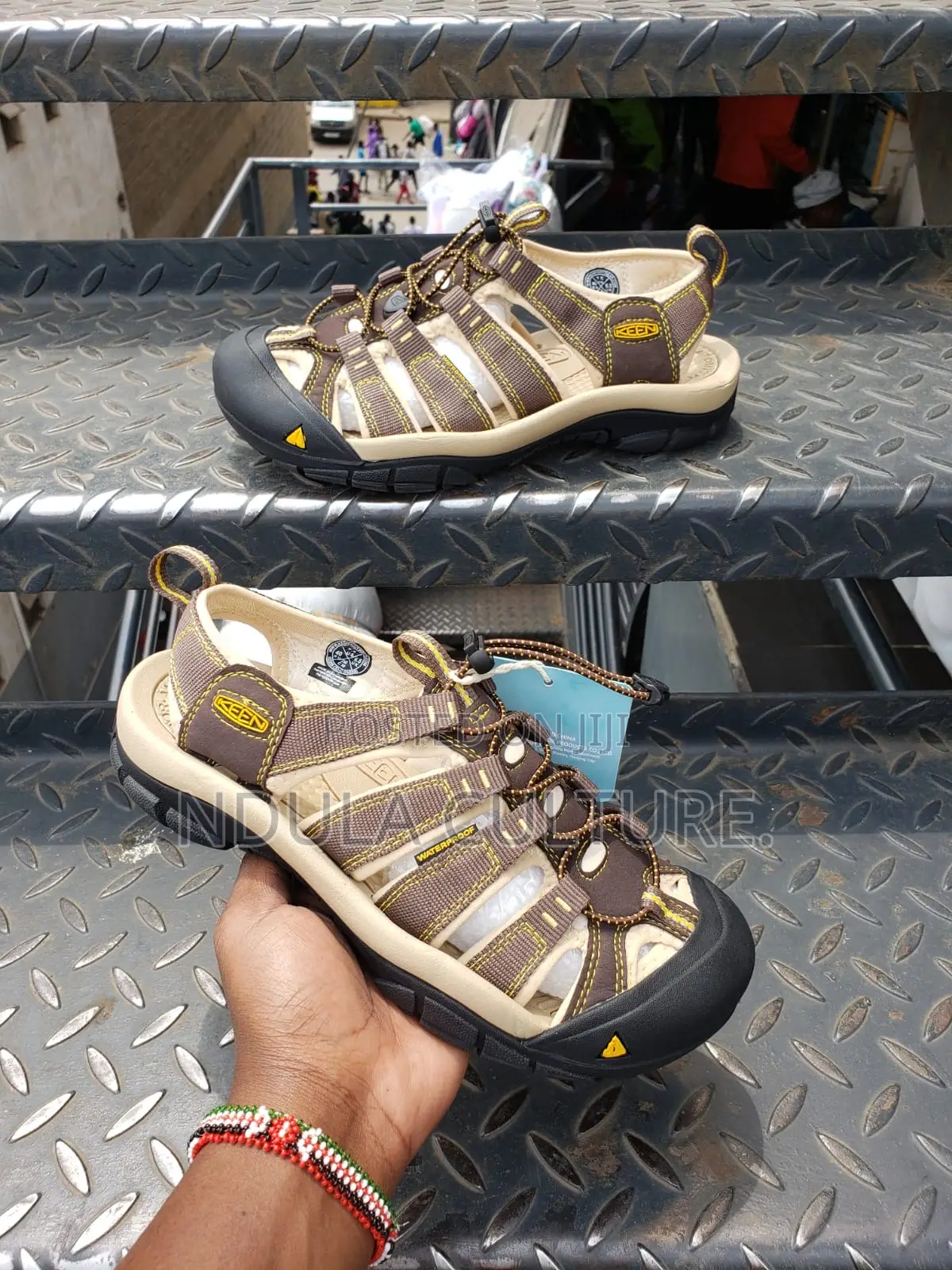 Keen Sandals Leather //Canvas