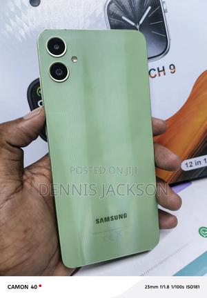 Samsung Galaxy A05 64 GB Green - main view